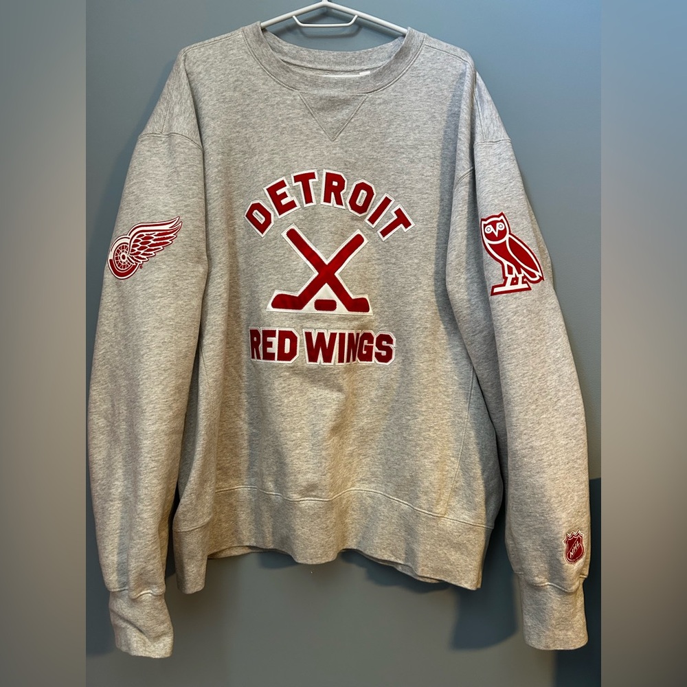 OVO x Detroit Red Wings Heritage Crewneck - Heather Grey